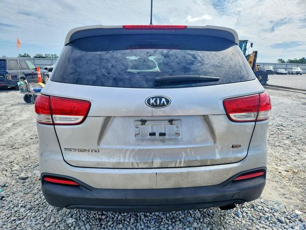 2016 KIA SORENTO L / LX