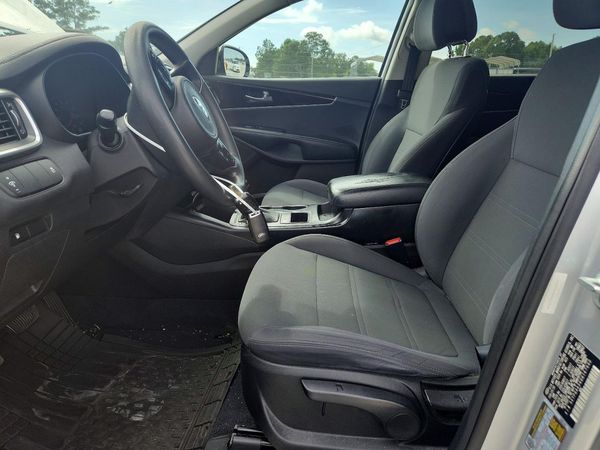 2016 KIA SORENTO L / LX