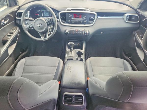 2016 KIA SORENTO L / LX