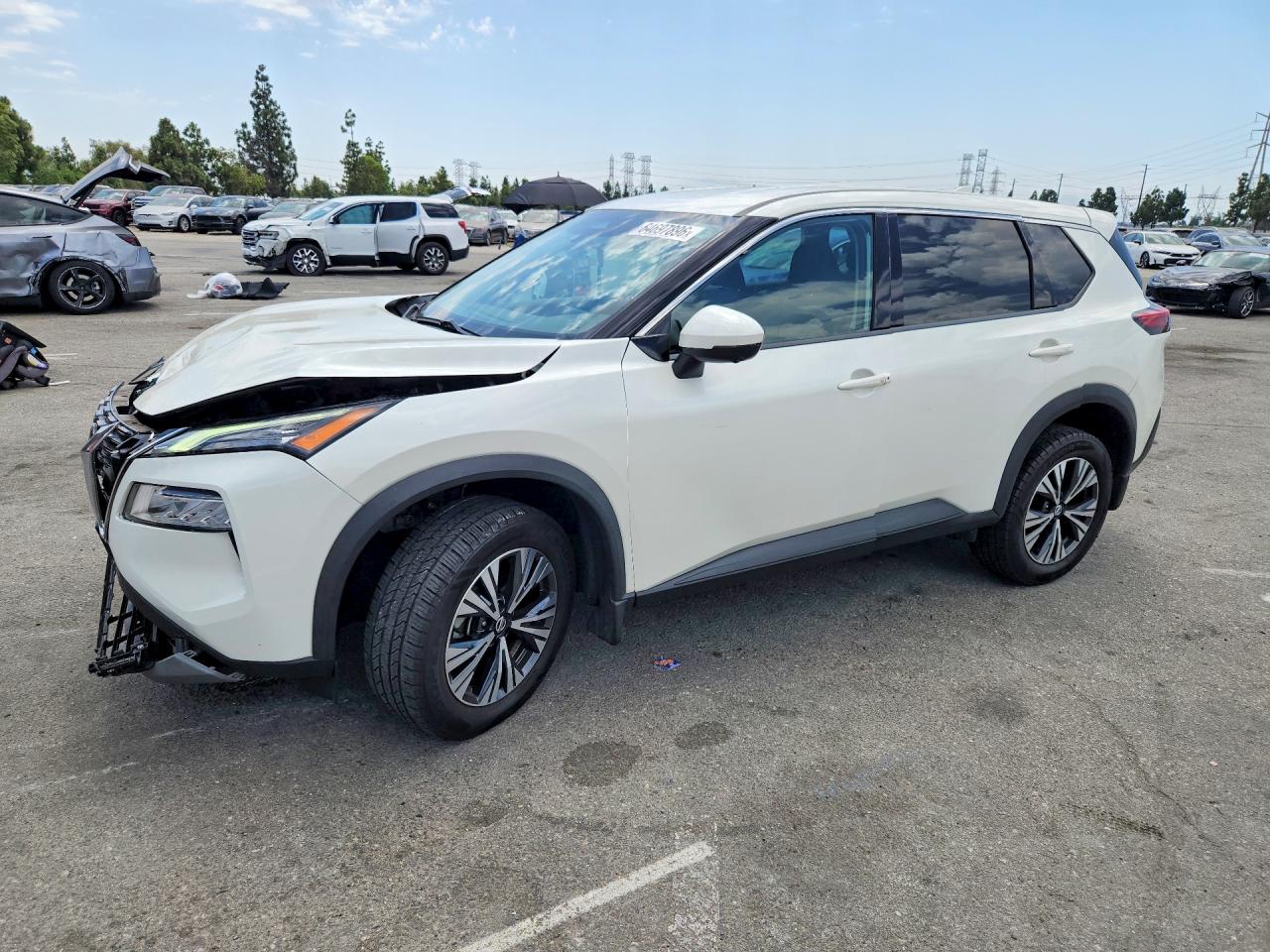 2021 NISSAN ROGUE SV — Front 3/4