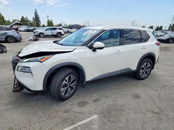 2021 NISSAN ROGUE SV — Front 3/4