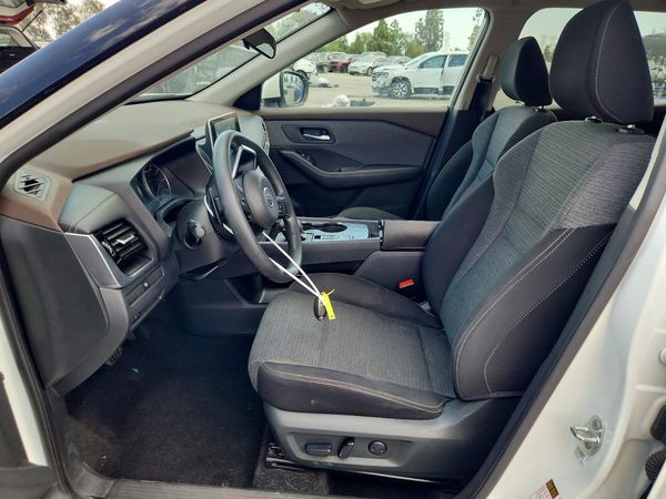 2021 NISSAN ROGUE SV — DENT