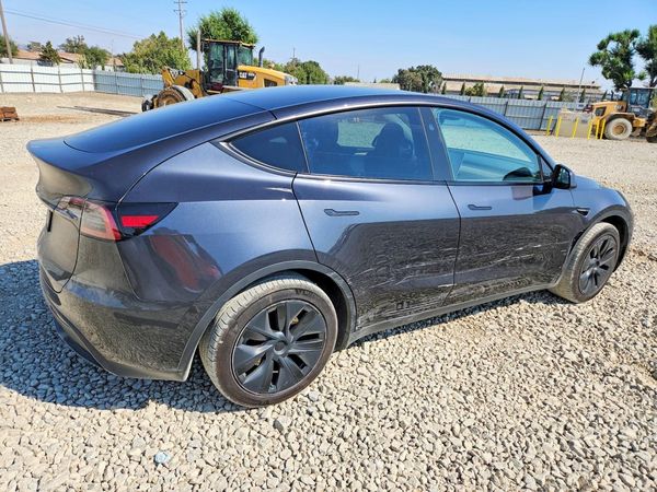 2025 TESLA MODEL Y
