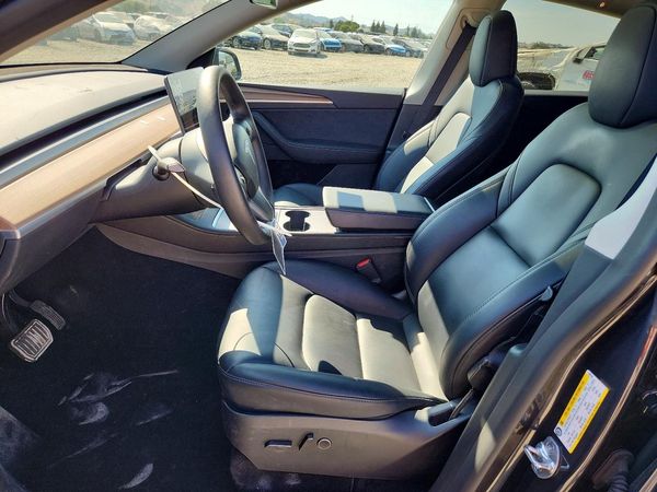 2025 TESLA MODEL Y