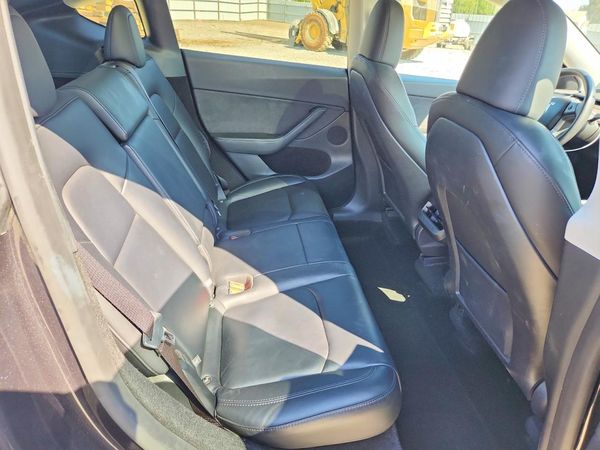 2025 TESLA MODEL Y
