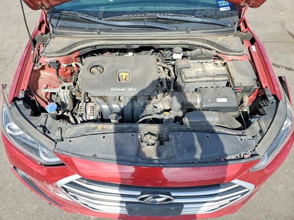 2017 HYUNDAI ELANTRA — Engine bay