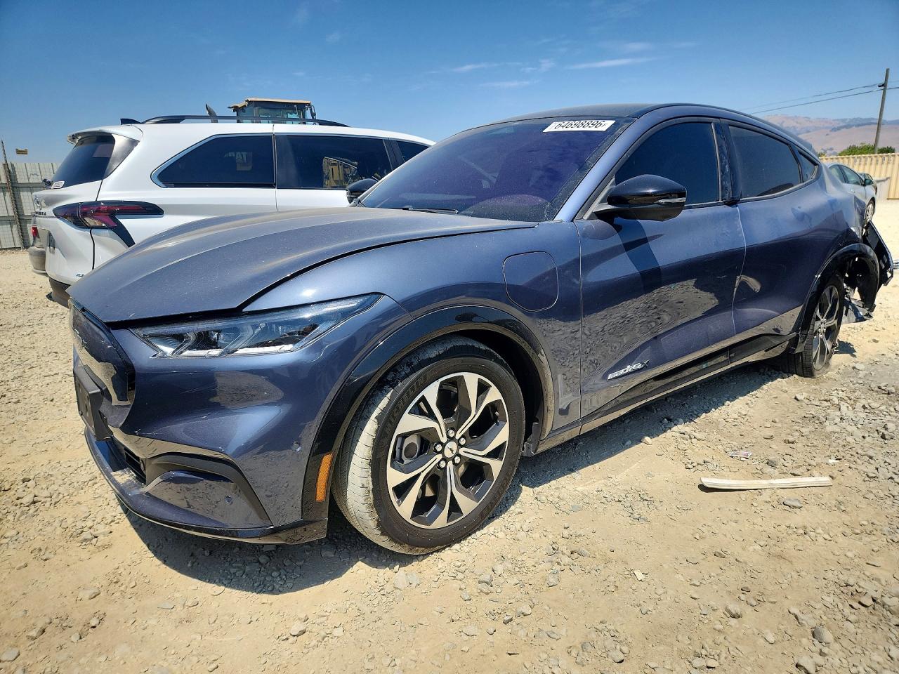 2021 FORD MUSTANG Premium — Front 3/4