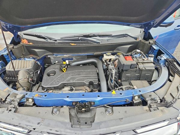 2025 CHEVROLET EQUINOX 1LT — Engine bay