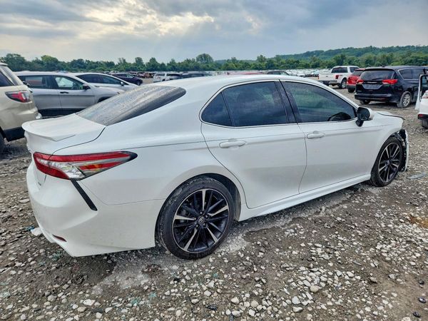 2018 TOYOTA CAMRY