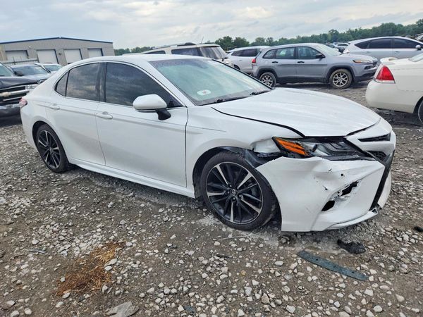 2018 TOYOTA CAMRY