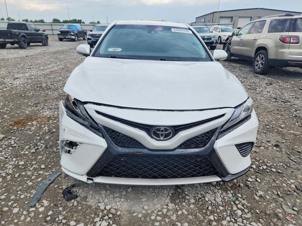 2018 TOYOTA CAMRY
