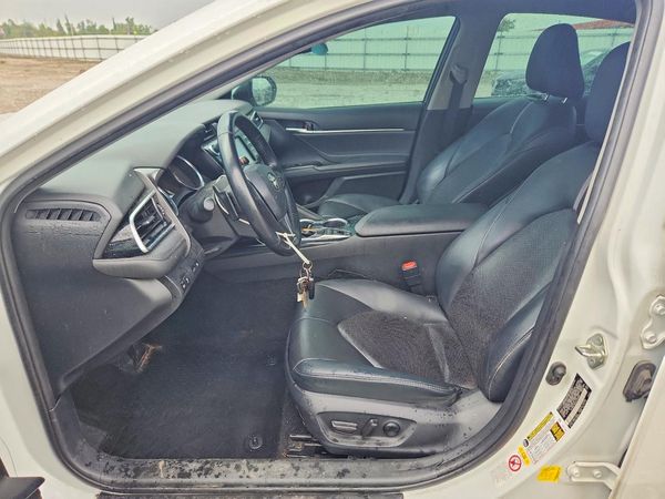 2018 TOYOTA CAMRY