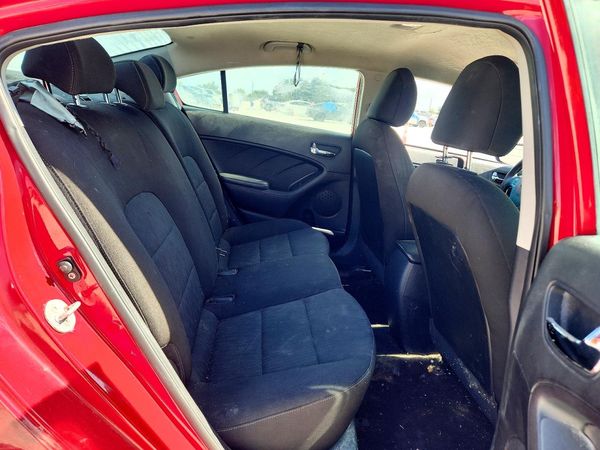 2016 KIA FORTE GL (Middle-Low Grade)
