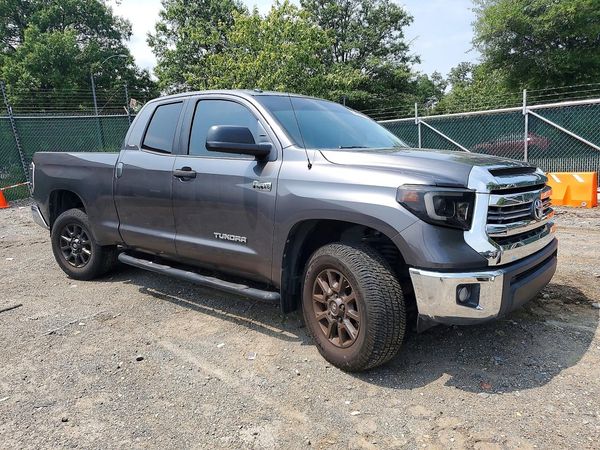 2015 TOYOTA TUNDRA SR5 Grade