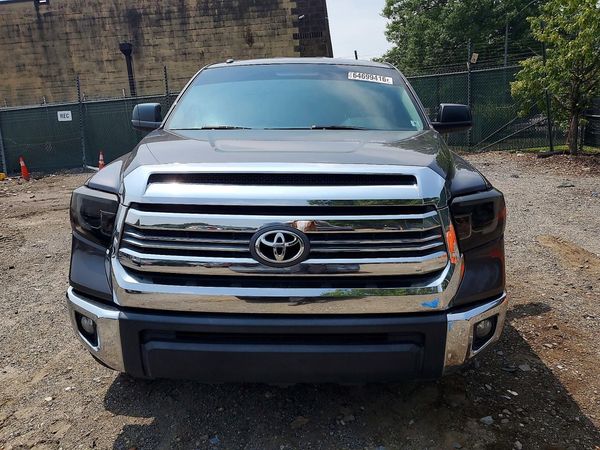 2015 TOYOTA TUNDRA SR5 Grade