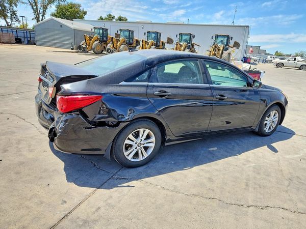 2012 HYUNDAI SONATA Middle-low level