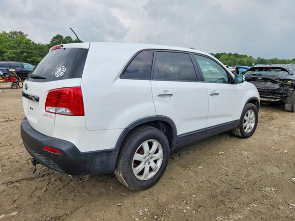 2013 KIA SORENTO Base / LX