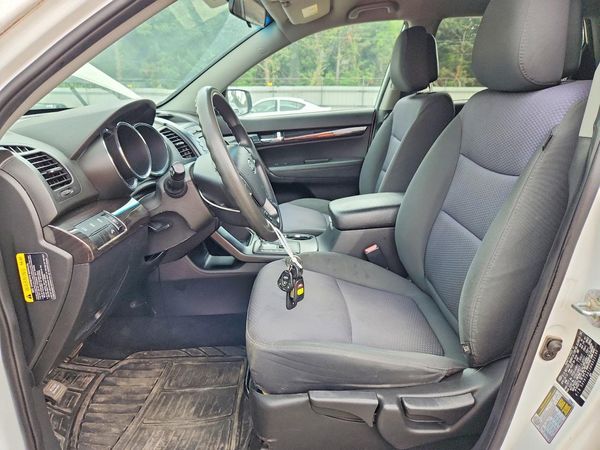 2013 KIA SORENTO Base / LX