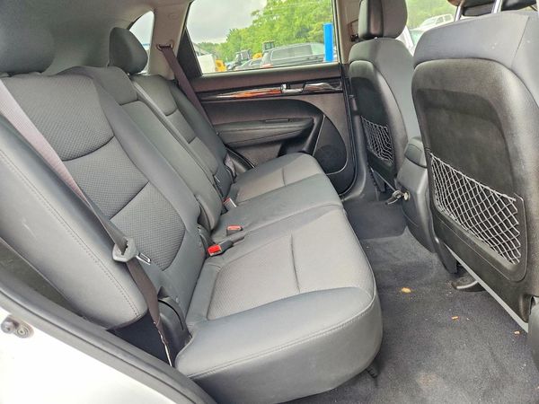 2013 KIA SORENTO Base / LX