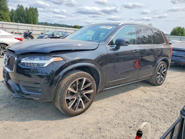 2021 VOLVO XC90 Momentum