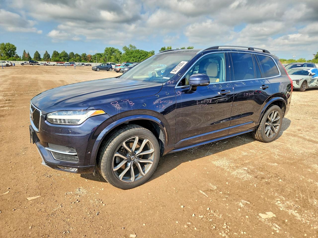 2019 VOLVO XC90 Momentum