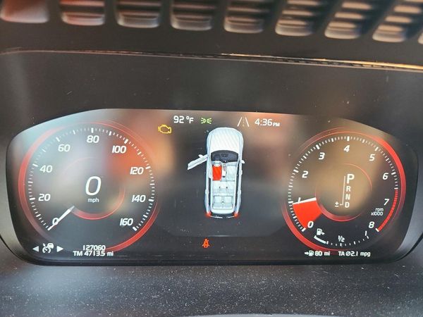 2019 VOLVO XC90 Momentum