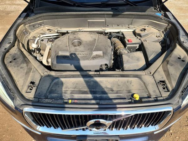 2019 VOLVO XC90 Momentum