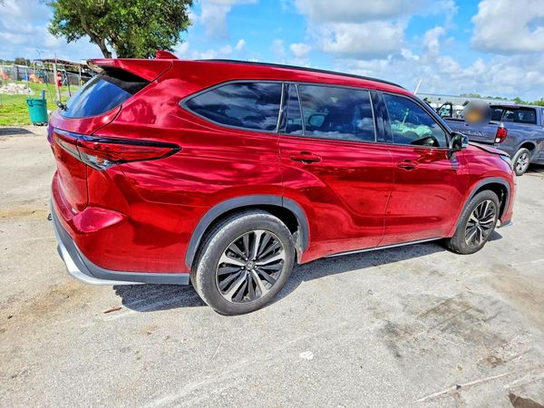 2021 TOYOTA HIGHLANDER XSE