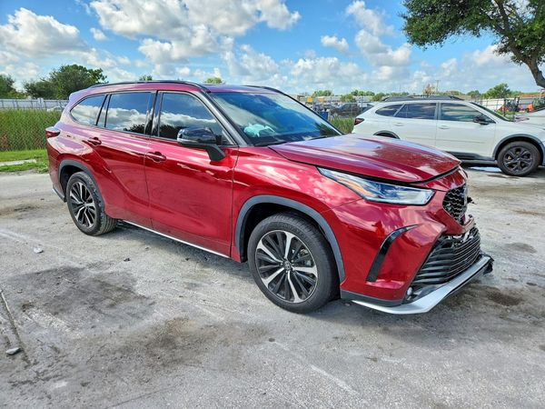 2021 TOYOTA HIGHLANDER XSE