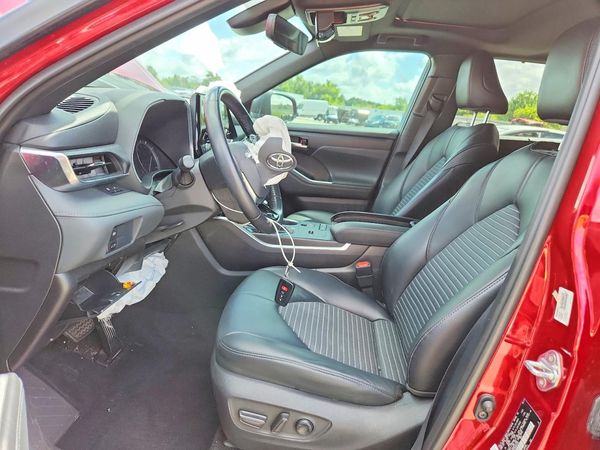 2021 TOYOTA HIGHLANDER XSE