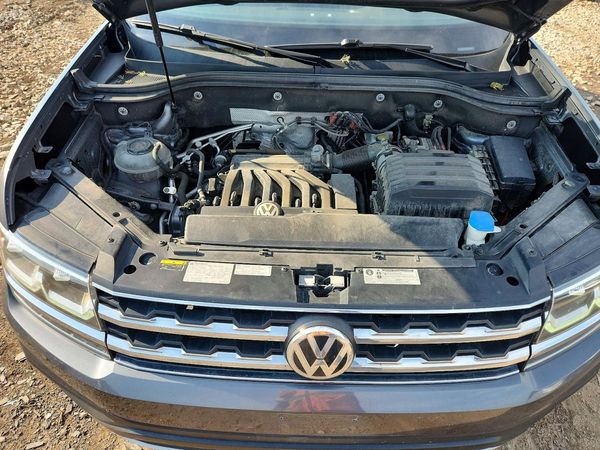 2019 VOLKSWAGEN ATLAS SE — Engine bay
