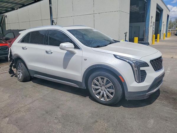 2022 CADILLAC XT4 Premium Luxury