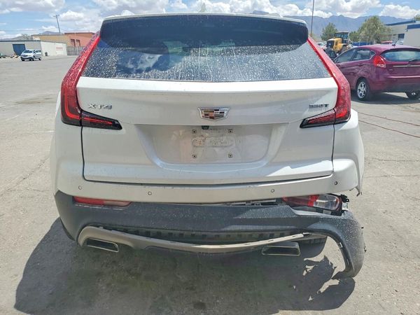 2022 CADILLAC XT4 Premium Luxury