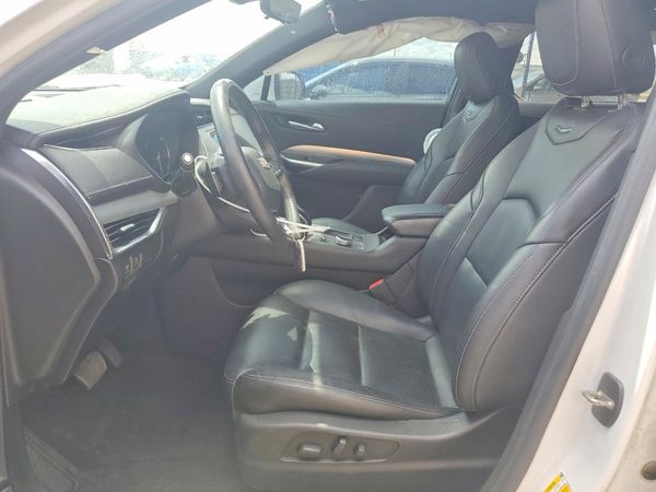 2022 CADILLAC XT4 Premium Luxury