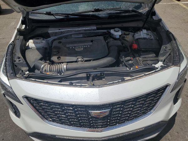 2022 CADILLAC XT4 Premium Luxury