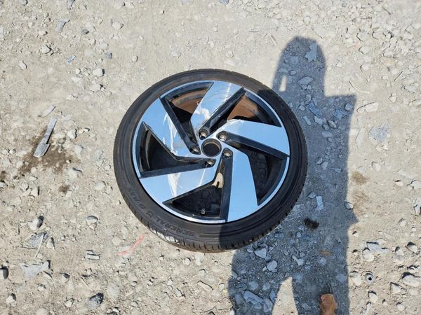 2024 VOLKSWAGEN GTI
