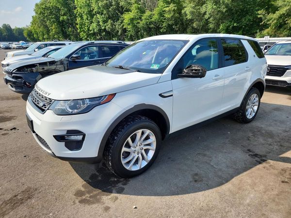 2017 LAND ROVER DISCOVERY SPORT HSE — Front 3/4