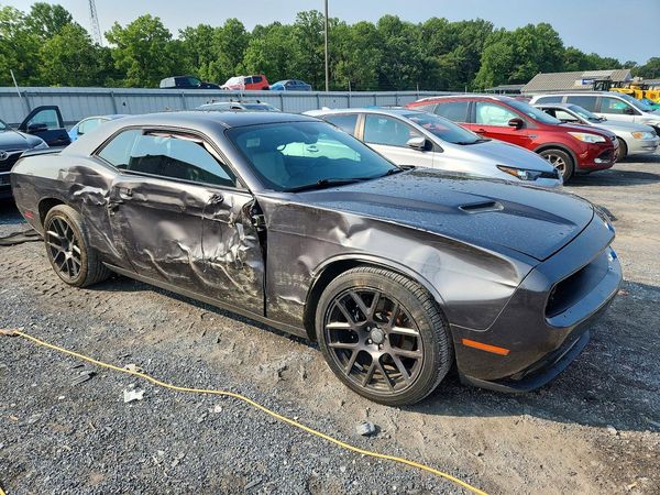 2016 DODGE CHALLENGER SXT Plus