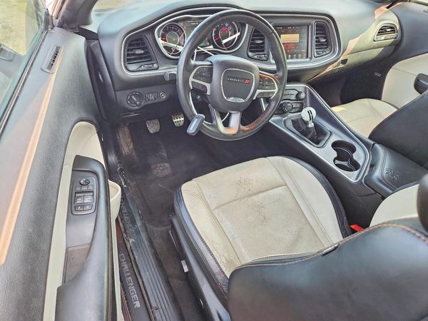 2016 DODGE CHALLENGER SXT Plus