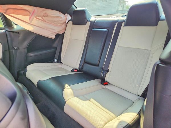 2016 DODGE CHALLENGER SXT Plus