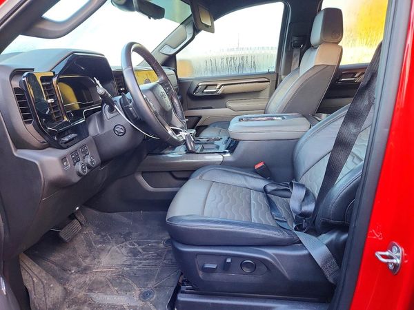 2022 CHEVROLET SILVERADO ZR2 — DENT
