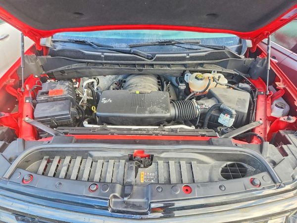 2022 CHEVROLET SILVERADO ZR2 — Engine bay