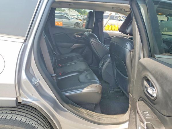 2019 JEEP CHEROKEE LATITUDE PLUS FWD