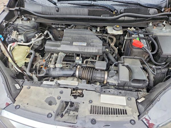 2017 HONDA CRV EX — Engine bay
