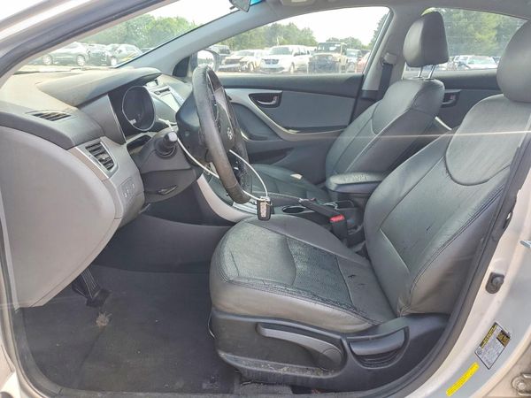 2012 HYUNDAI ELANTRA