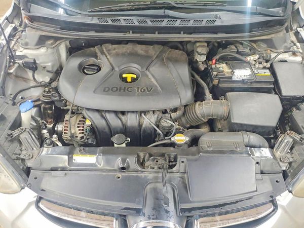 2012 HYUNDAI ELANTRA