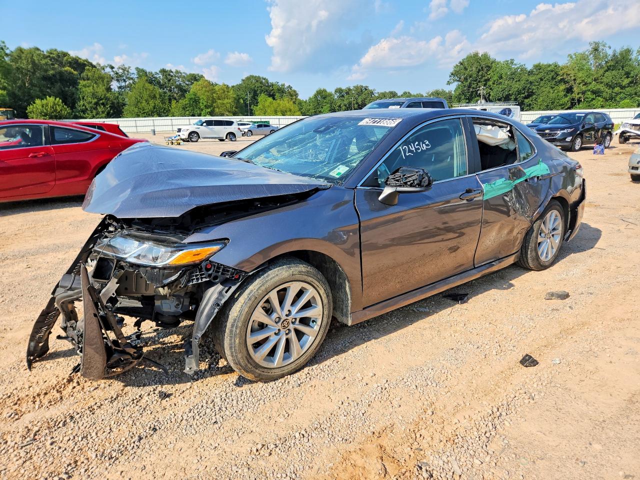 2023 TOYOTA CAMRY LE — Front 3/4