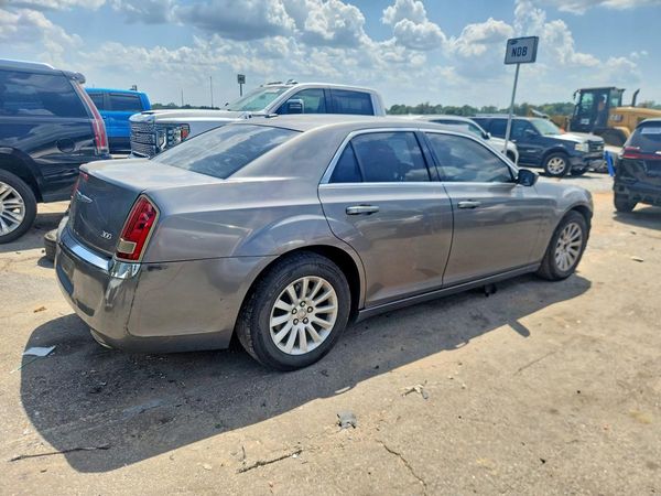 2012 CHRYSLER 300 Base/Limited