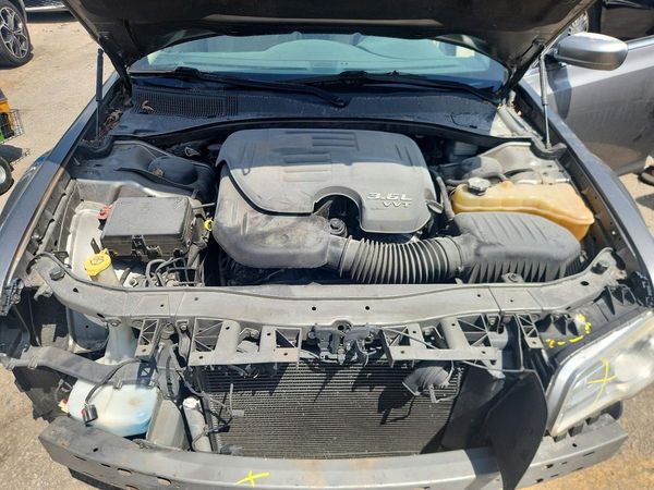 2012 CHRYSLER 300 Base/Limited