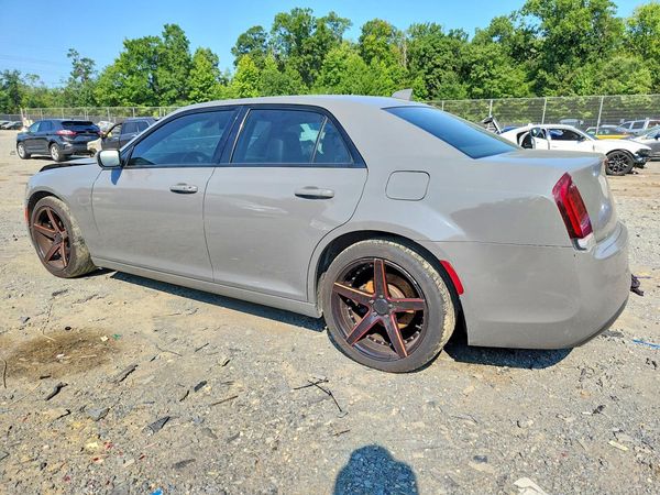 2019 CHRYSLER 300